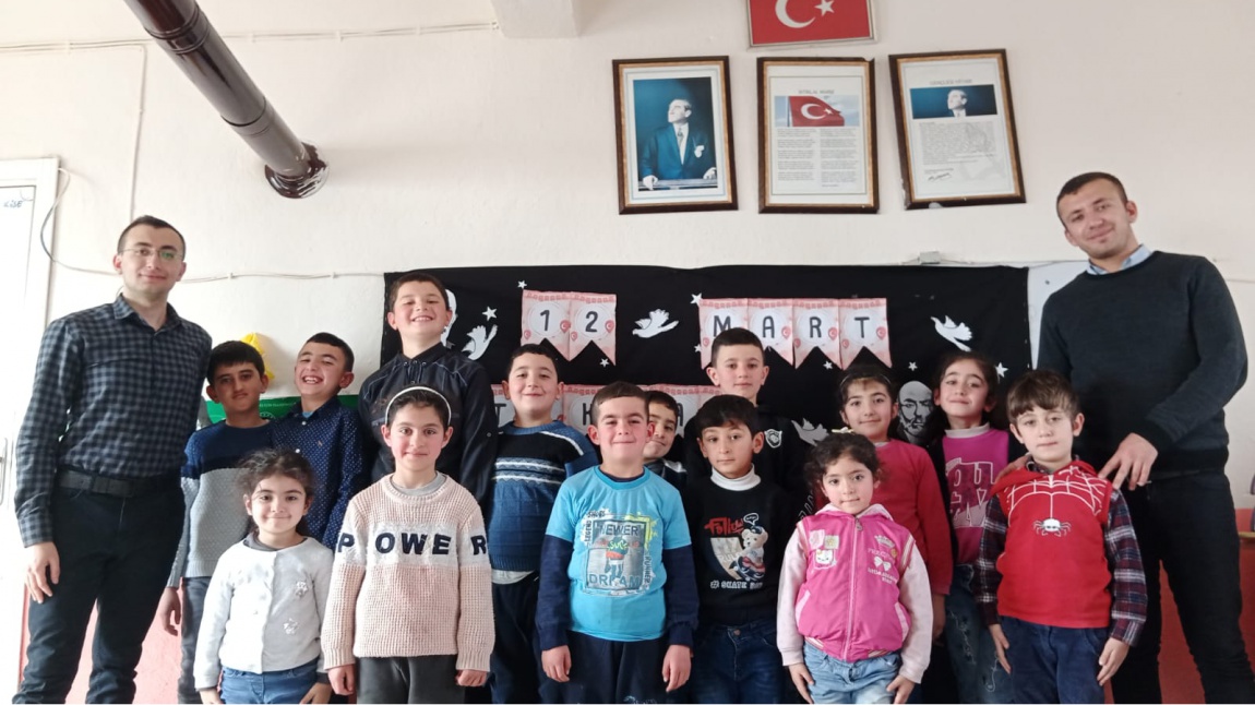 12 Mart İstiklal Marşının Kabulü Okulumuzda Düzenlenen Programla Kutlandı.